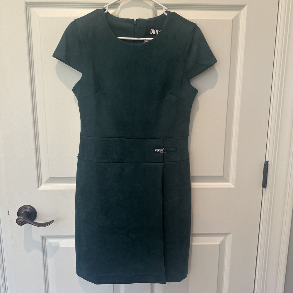 Women’s DKNY Green Suede Dress Fit and Flare Cap Sleeve Size 4